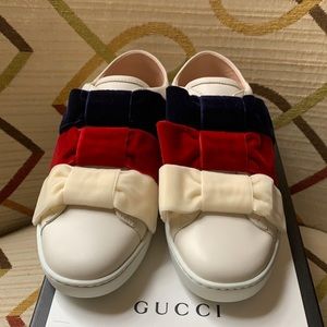 Authentic Gucci Bee velvet ace White shoe size 36.5( 6.5)